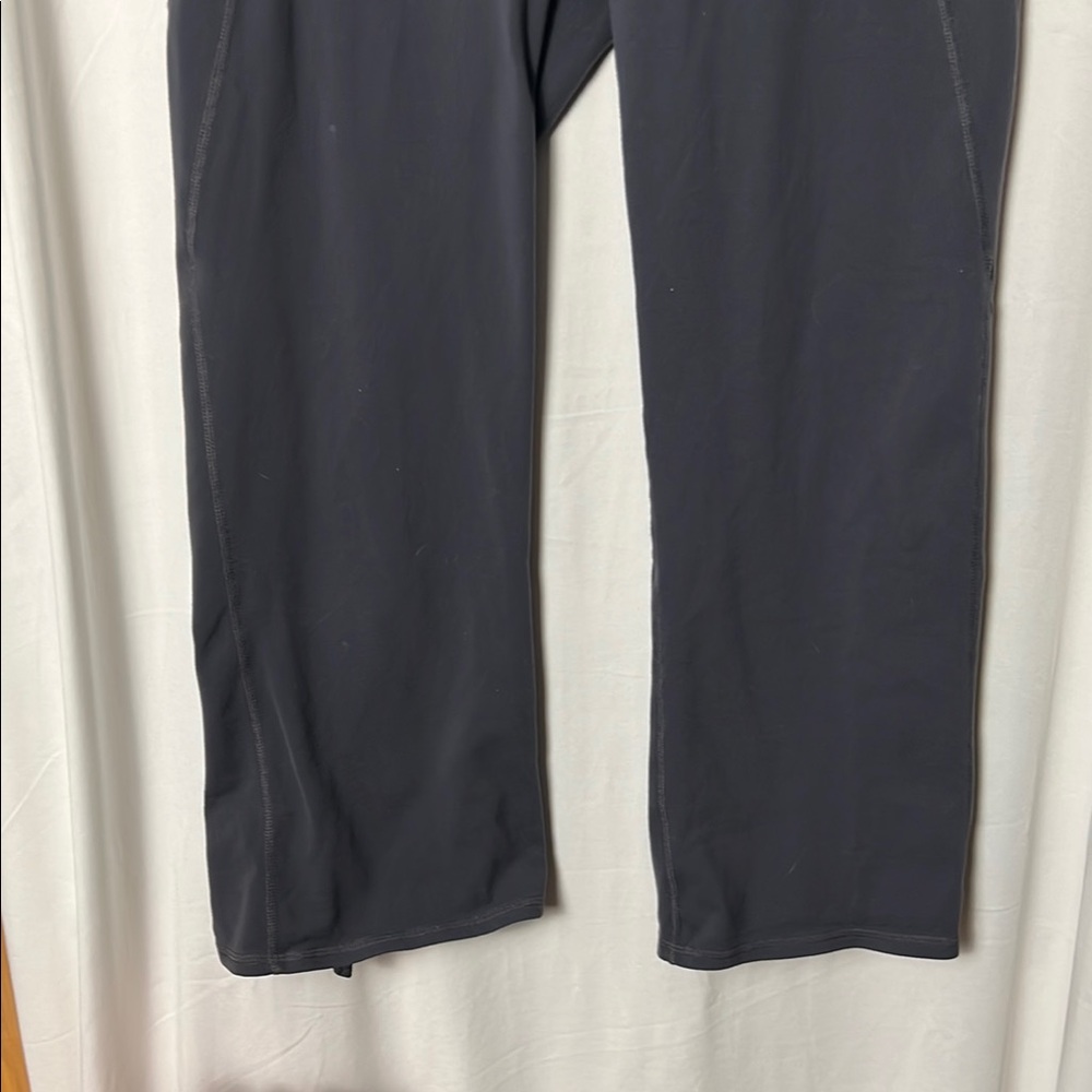 Athleta Dark Grey Power Ananda Crop Slit Cuff  Yoga Pants Size Small - Picture 5 of 10